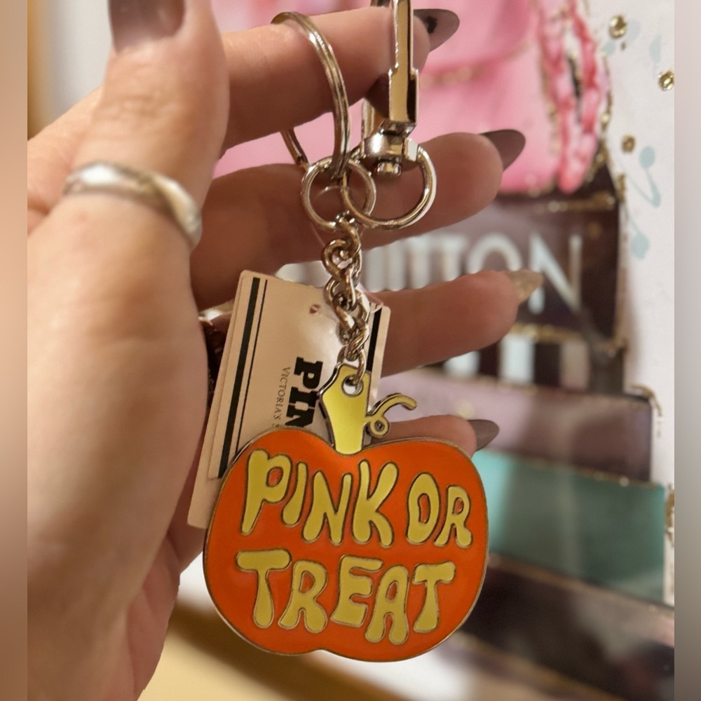 Victoria's Secret PINK Halloween Logo Keychain Charm (Orange/Yellow) - NWT - Picture 4 of 4